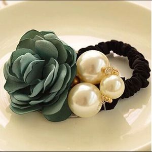 New 🍃 Teal Flower & Pearls Hair Tie 🍃